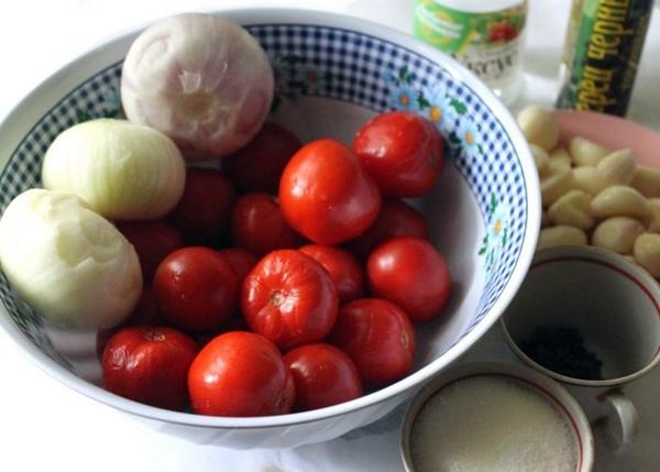 ингредиенты для помидор с чесноком