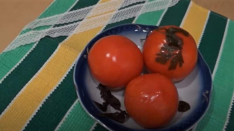 как засолить помидоры в кастрюле (ведре)