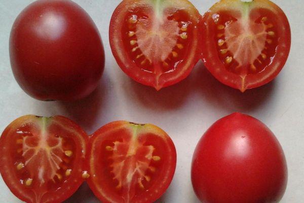 Нарезанные помидоры